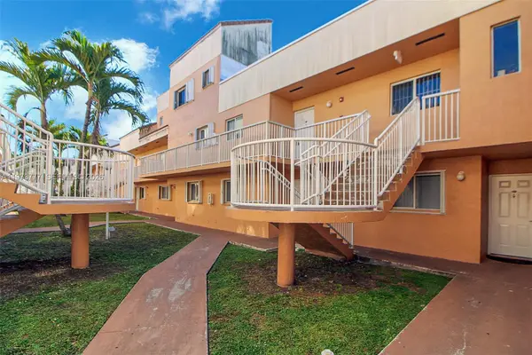 14921 SW 80th St #219, Miami, FL 33193