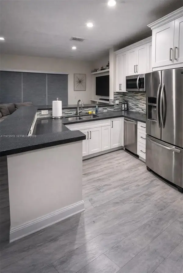 12140 SW 4th St, Pembroke Pines, FL 33025