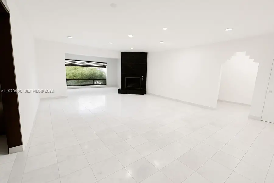 1915 Country Club Prado, Coral Gables, FL 33134 - #3