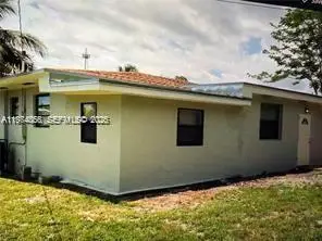 121 NW 188th St, Miami Gardens, FL 33169 - #3