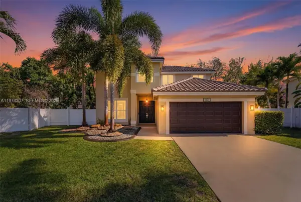 1521 NW 178th Ter, Pembroke Pines, FL 33029