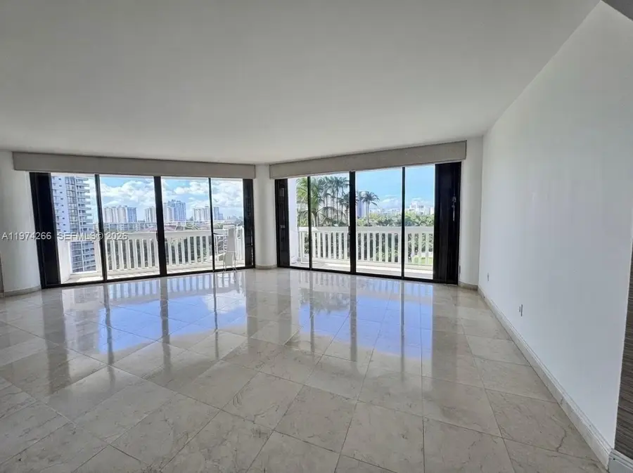 2000 Island Blvd #606, Aventura, FL 33160 - #2