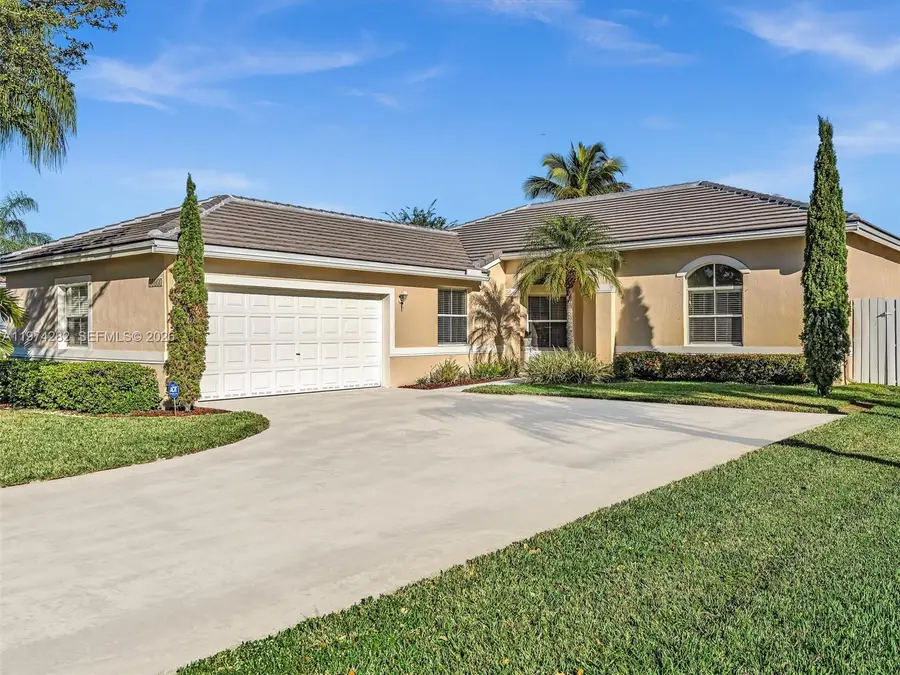 19033 NW 23rd Ct, Pembroke Pines, FL 33029 - #2