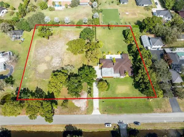 14401 W Palomino Dr, Southwest Ranches, FL 33330