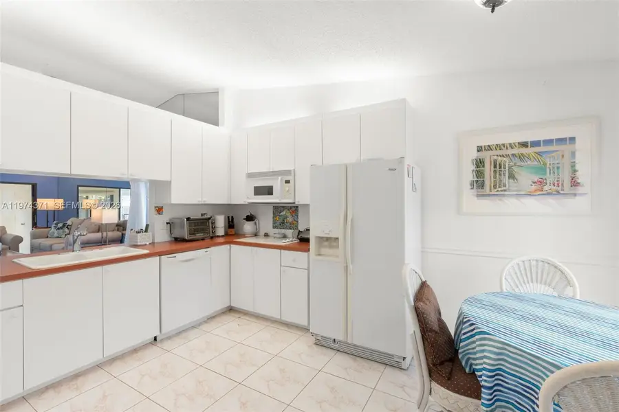 1064 E Lakes Dr, Deerfield Beach, FL 33064 - #2