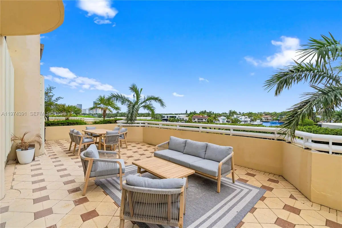 20191 E Country Club Dr #407, Aventura, FL 33180 - #1