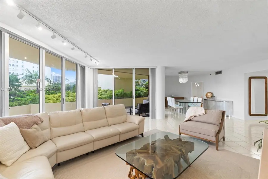 20191 E Country Club Dr #407, Aventura, FL 33180 - #3