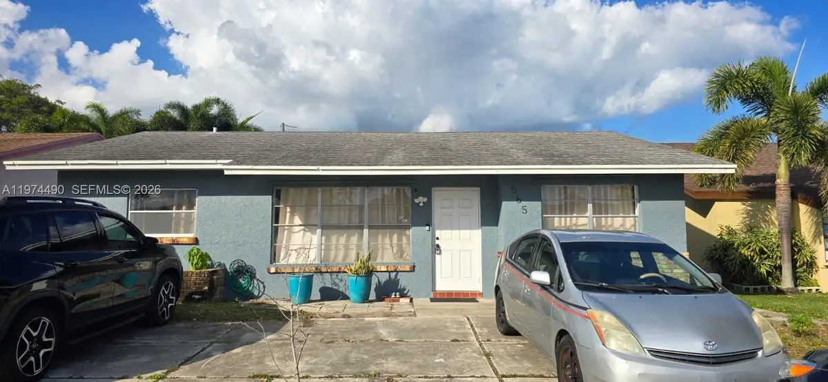 565 NW 54th St, Boca Raton, FL 33487 - #1