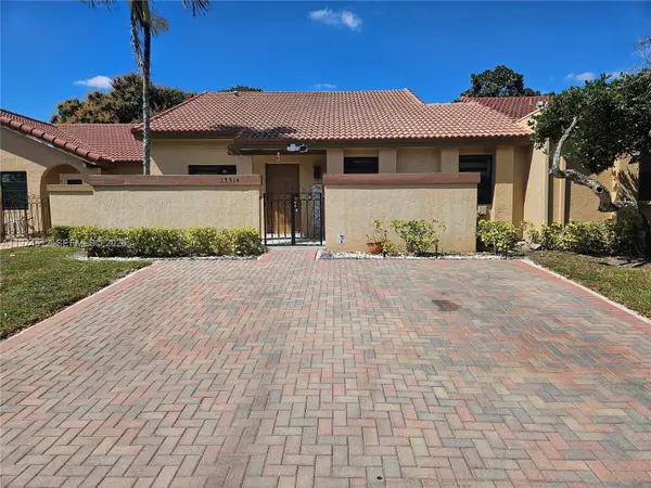 17914 NW 66th Ct Cir, Hialeah, FL 33015