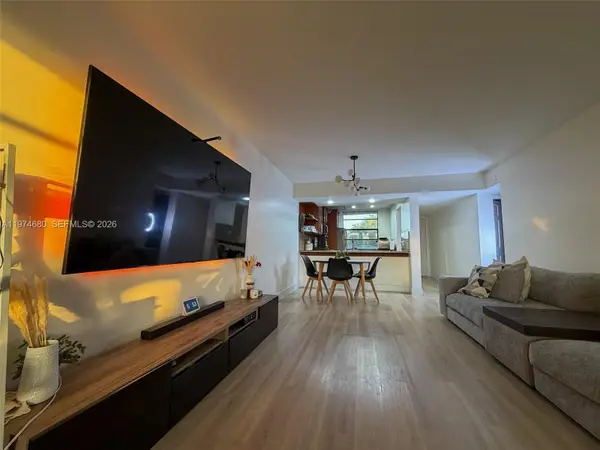 1709 Whitehall Dr #405, Davie, FL 33324