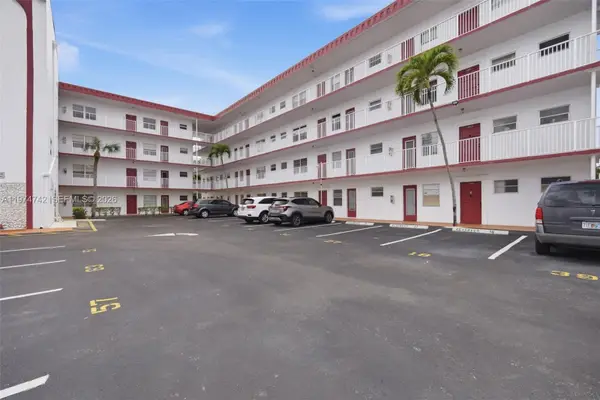 4270 NW 40th St #104, Lauderdale Lakes, FL 33319