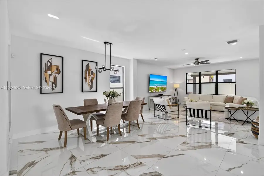 3542 W 93rd Pl, Hialeah, FL 33018 - #3