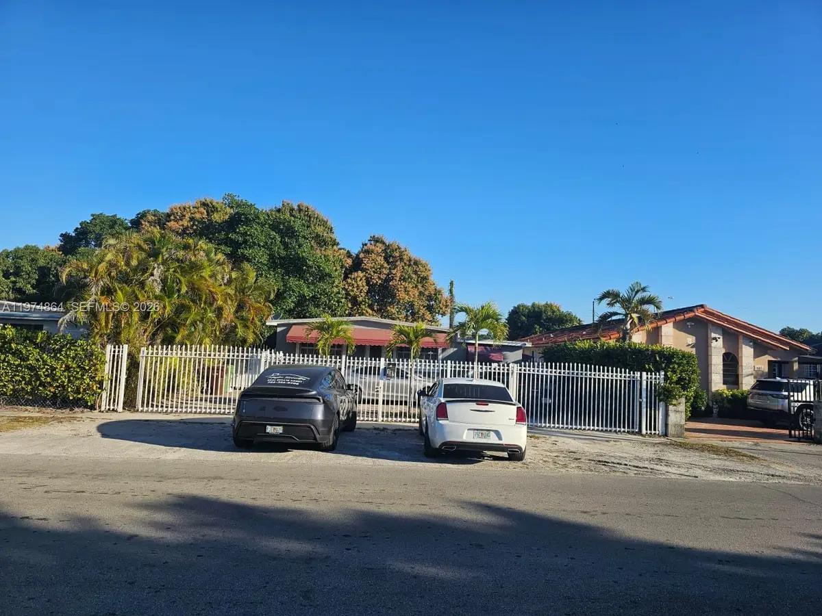 183 E 44th St, Hialeah, FL 33013 - #1