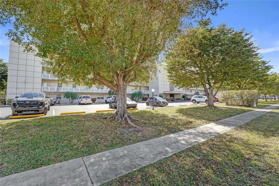 324 SE 10th St #208, Dania Beach, FL 33004 - #3