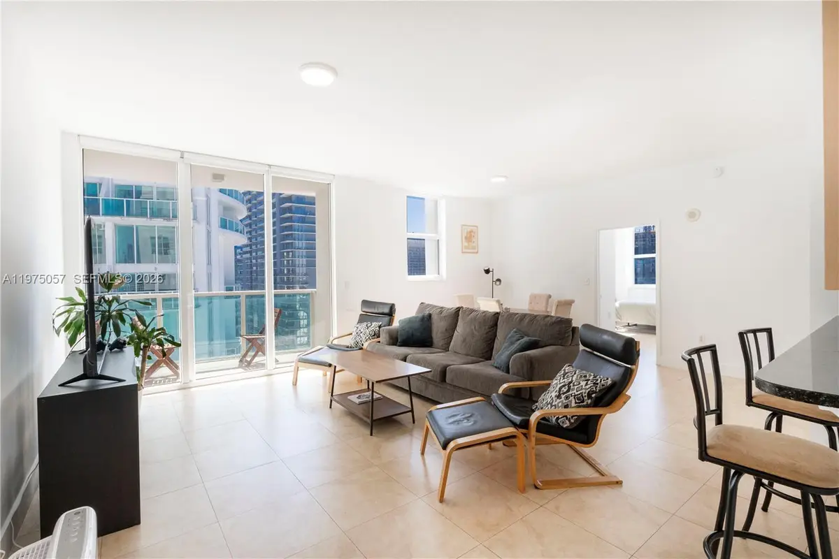 31 SE 5th St #4121, Miami, FL 33131 - #1