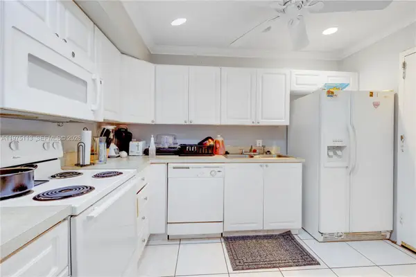 4848 NW 24th Ct #215, Lauderdale Lakes, FL 33313