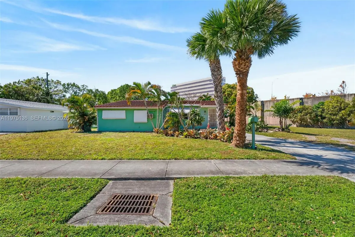 5931 NE 1st Ave, Oakland Park, FL 33334 - #1