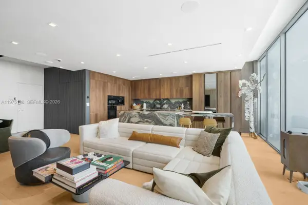 90 SW 3rd St #PH-14, Miami, FL 33130