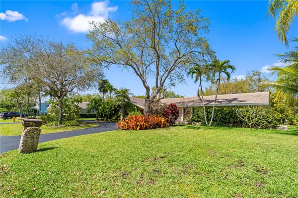 7521 SW 175th St, Palmetto Bay, FL 33157