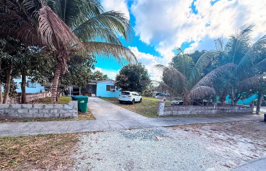 1086 NW 101st St, Miami, FL 33150 - #3