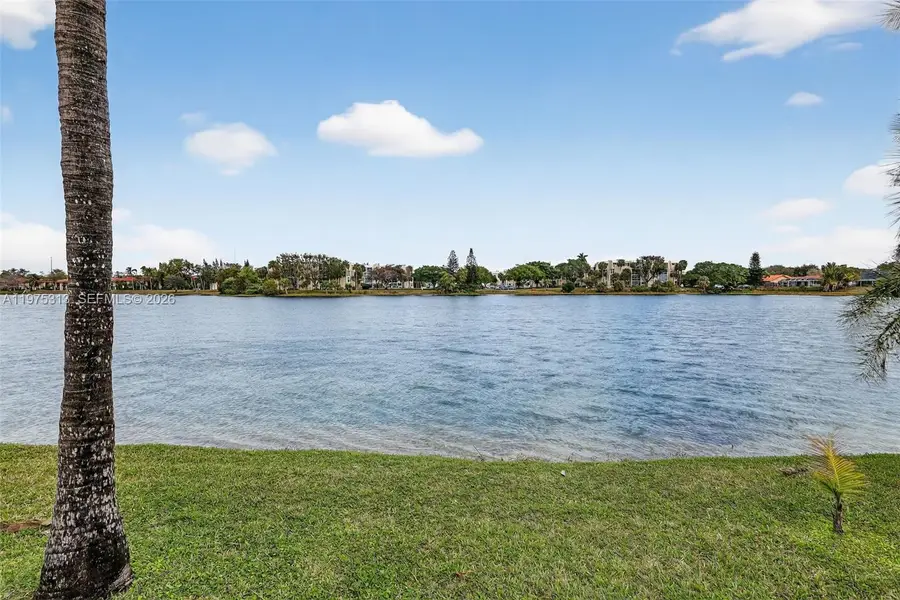 877 NE 195th St #422, Miami, FL 33179 - #2