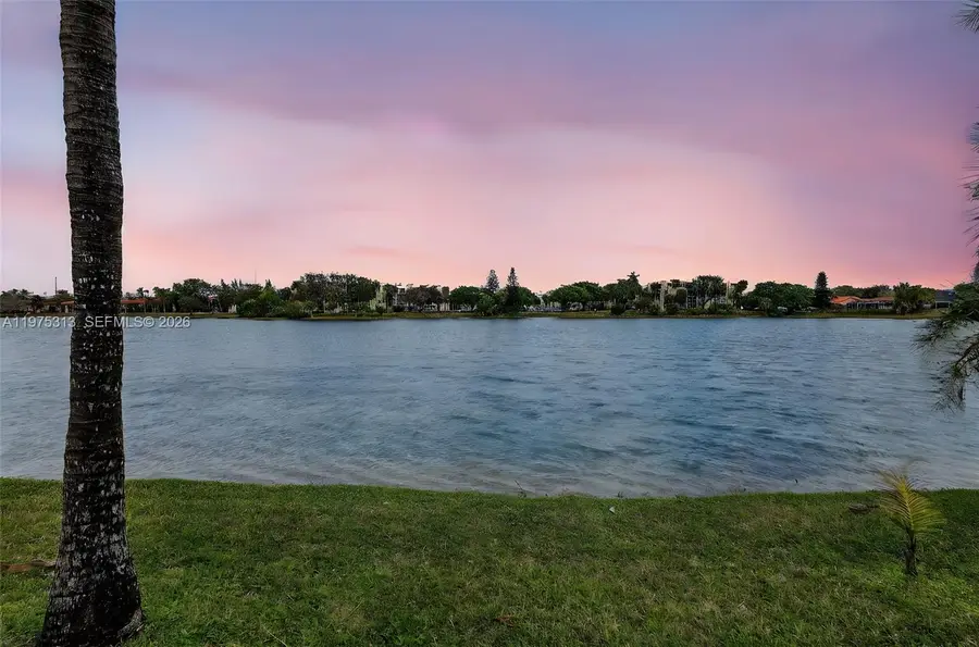 877 NE 195th St #422, Miami, FL 33179 - #3