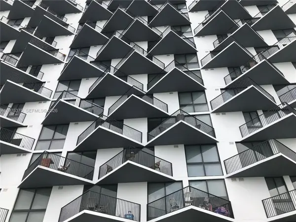 5252 NW 85th Ave #1203, Doral, FL 33166