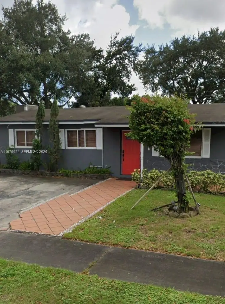 7430 Douglas St, Hollywood, FL 33024 - #1