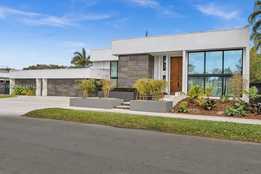 19801 NE 23rd Ave, Miami, FL 33180 - #3