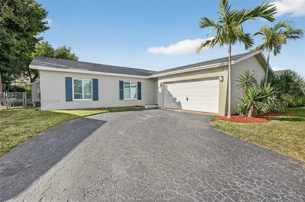 11120 NW 26th Pl, Sunrise, FL 33322