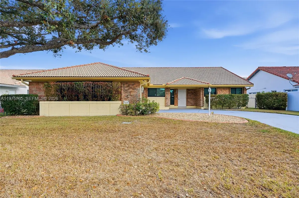 5250 King Arthur Ave, Davie, FL 33331 - #1