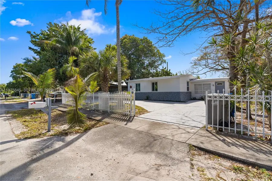 4520 SW 38th St, West Park, FL 33023 - #2