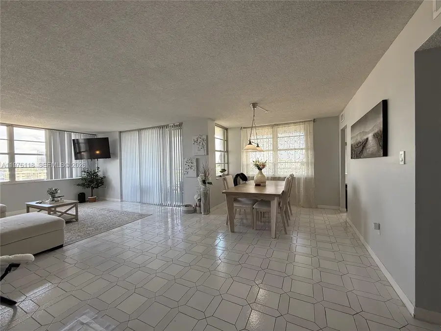 18011 Biscayne Blvd #805, Aventura, FL 33160 - #2