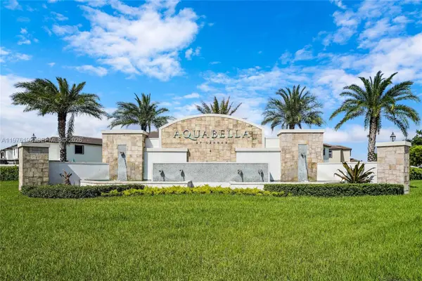 10589 W 33rd Ln, Hialeah, FL 33018