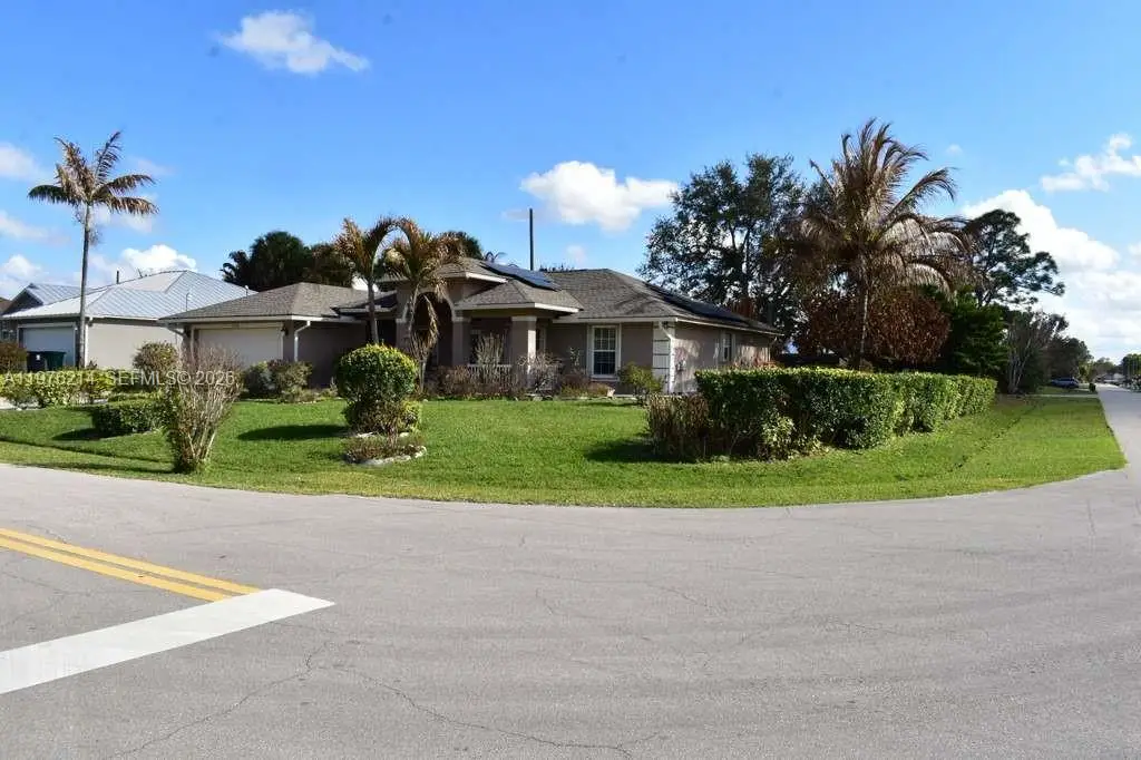 1084 Di Lido Ln, Port Saint Lucie, FL 34953 - #1