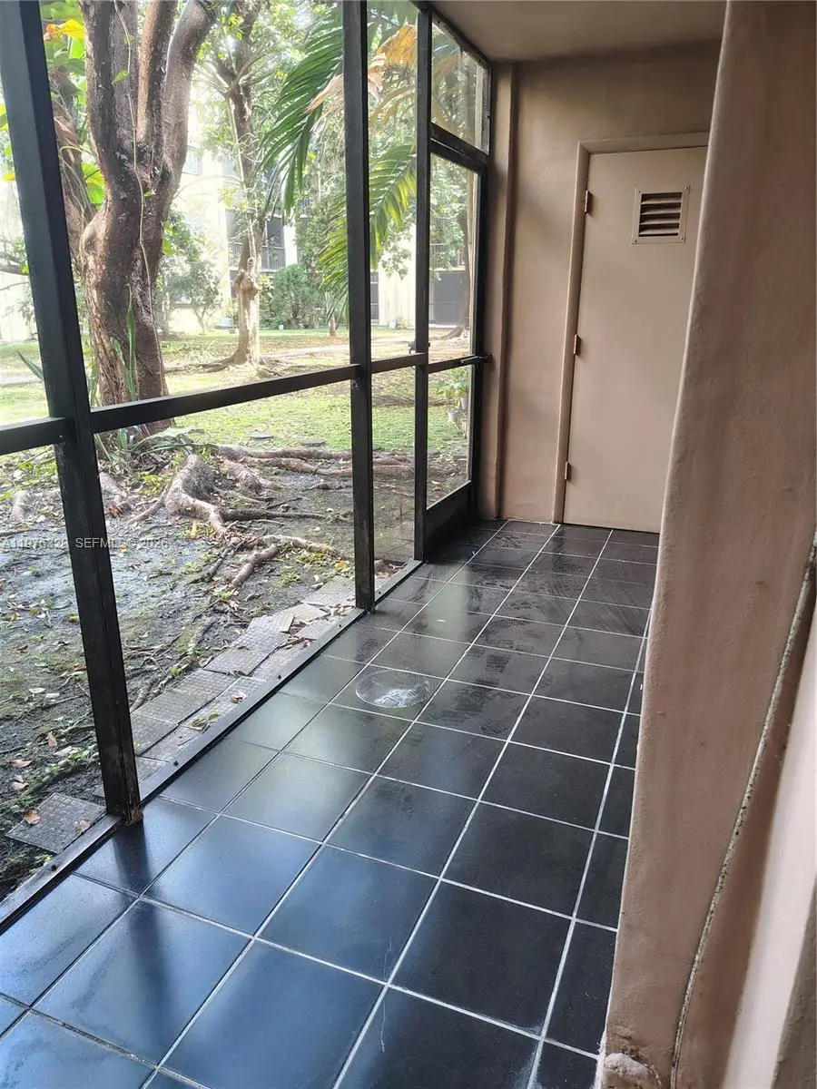 8635 NW 8th St #116, Miami, FL 33126 - #2