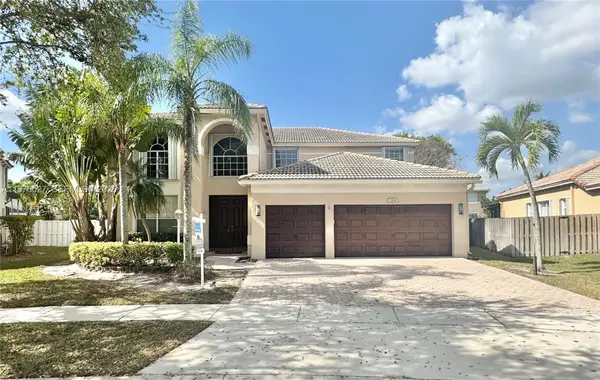 1104 NW 139th Ave, Pembroke Pines, FL 33028
