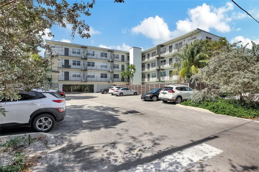 609 NE 13th Ave #301, Fort Lauderdale, FL 33304 - #2