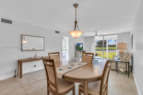 9320 S Hollybrook Lake Dr #108, Pembroke Pines, FL 33025