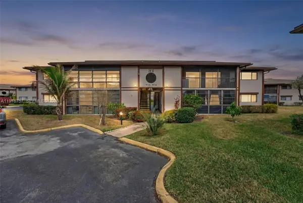 9748 S Belfort Cir #201, Tamarac, FL 33321