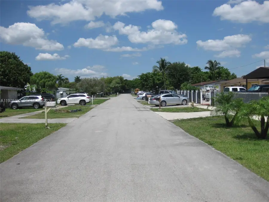 655 SW 4th Ter, Florida City, FL 33034 - #2