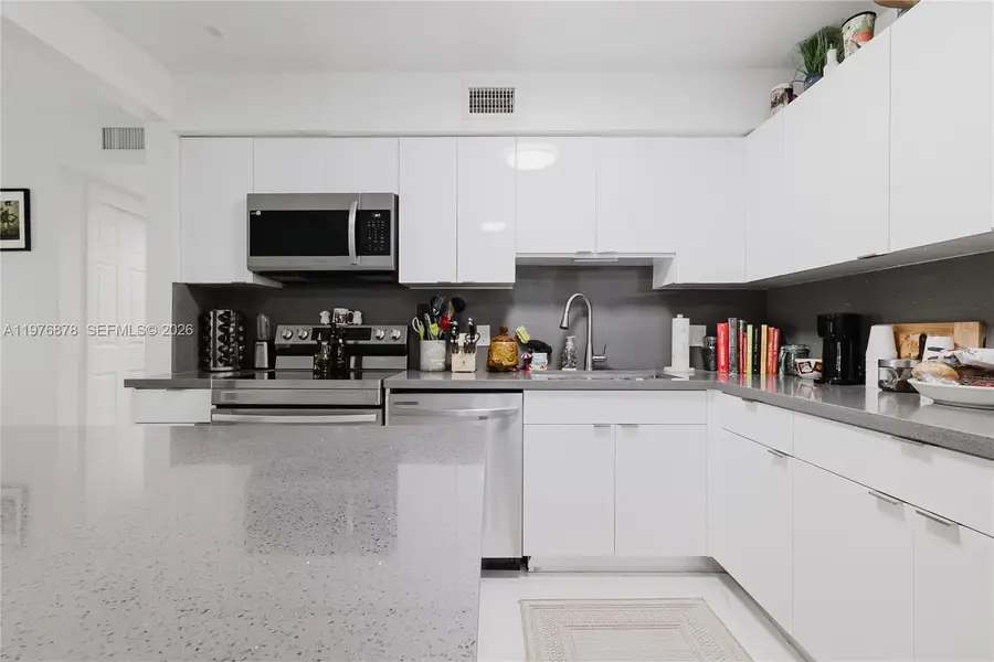 2621 SW 12th Ter, Fort Lauderdale, FL 33315 - #3