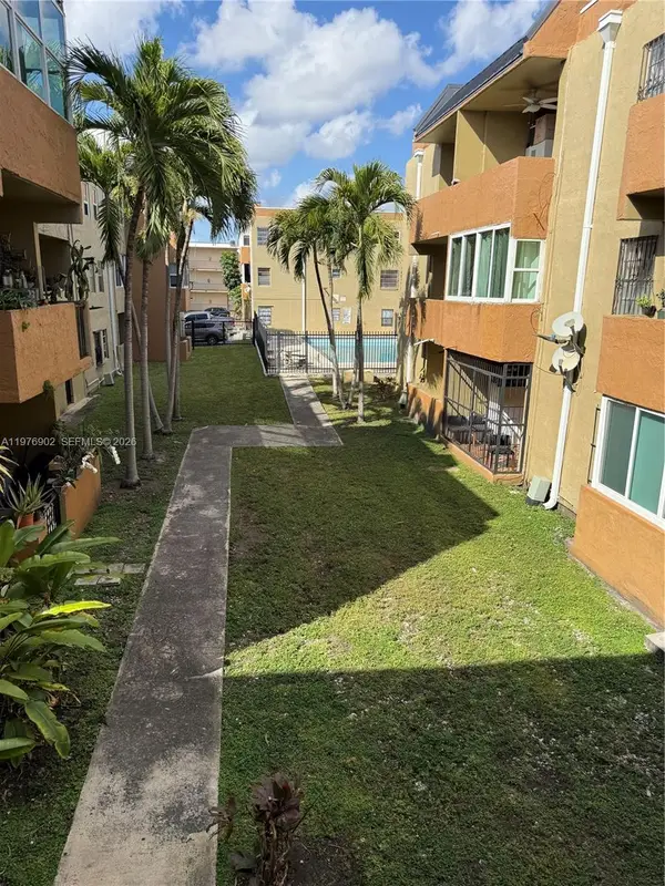 6070 W 18th Ave #209, Hialeah, FL 33012