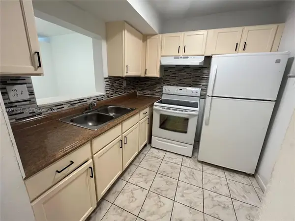 3710 NW 21st St #211, Lauderdale Lakes, FL 33311