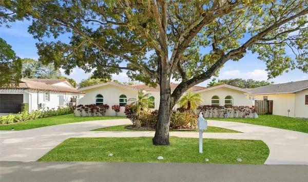 1880 NE 206th Ter, Miami, FL 33179