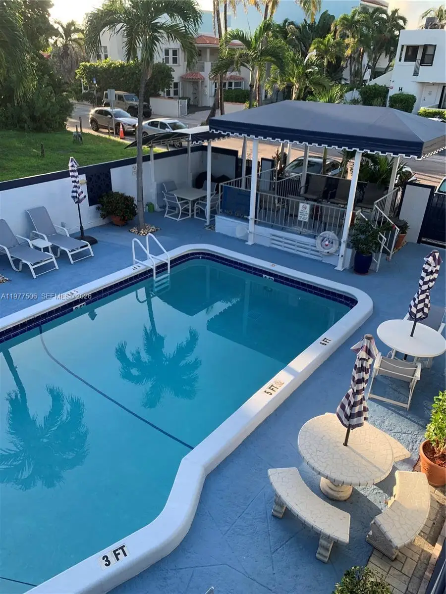 322 Taylor St #2D, Hollywood, FL 33019 - #3