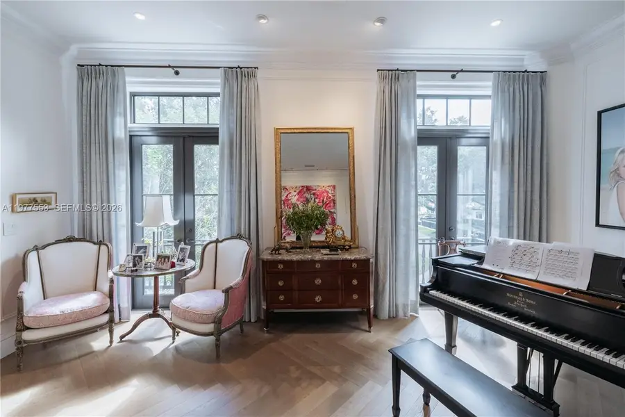 743 Almeria Ave, Coral Gables, FL 33134 - #3