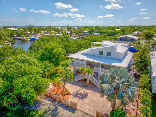 894 Ellen Dr, Key Largo, FL 33037