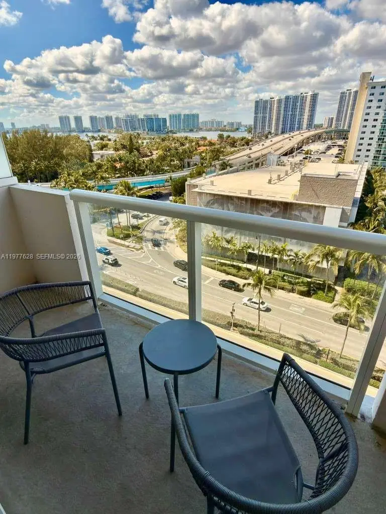 19201 Collins Ave #933, Sunny Isles Beach, FL 33160 - #1