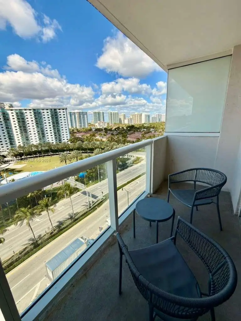 19201 Collins Ave #933, Sunny Isles Beach, FL 33160 - #3